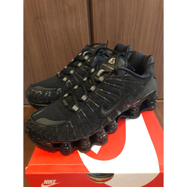 NIKE(ナイキ)の26.0 NIKE SHOX TL ショックス トリプルブラック メンズの靴/シューズ(スニーカー)の商品写真