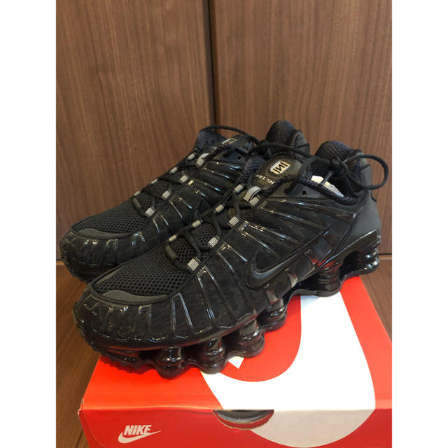 NIKE(ナイキ)の27.0 NIKE SHOX TL ショックス トリプルブラック メンズの靴/シューズ(スニーカー)の商品写真