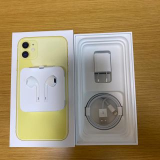 アイフォーン(iPhone)のiPhone11 充電器andイヤフォン(バッテリー/充電器)