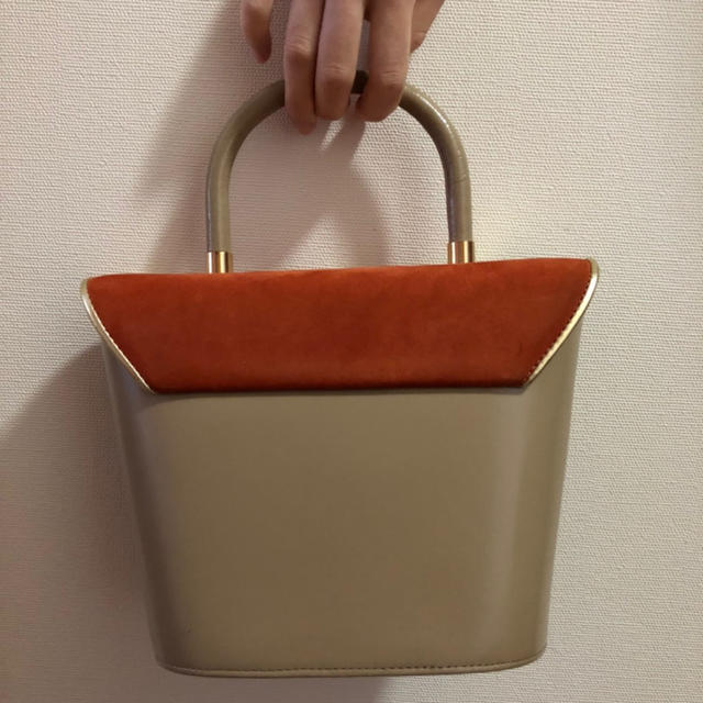 DIANA(ダイアナ)のバック　ニュアンス　鞄　ベージュ　おしゃれ　カバン レディースのバッグ(ハンドバッグ)の商品写真