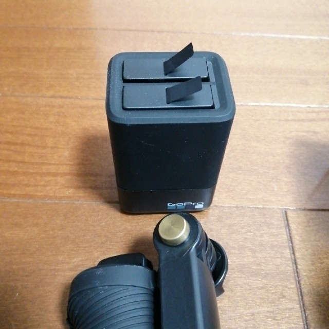 GoPro(ゴープロ)のGoPro HERO7 black limited　オマケ付き スマホ/家電/カメラのカメラ(ビデオカメラ)の商品写真