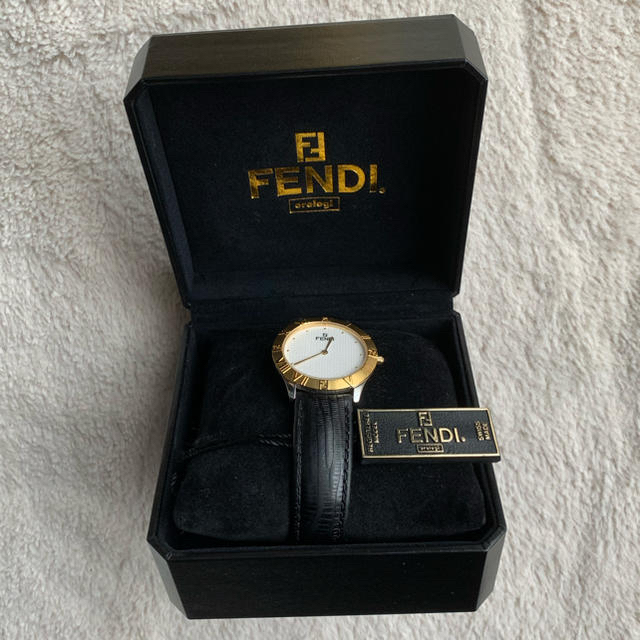 FENDI ズッカ柄　スイス製腕時計