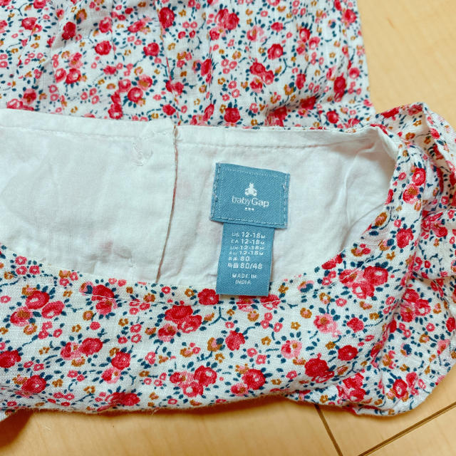 GAP(ギャップ)の専用★花柄　ブラウス トップス　80 長袖Tシャツ トップス　チュニック キッズ/ベビー/マタニティのベビー服(~85cm)(シャツ/カットソー)の商品写真