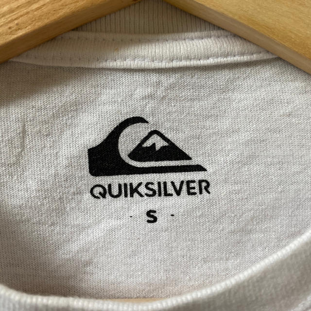 QUIKSILVER(クイックシルバー)のQUIKSILVER メンズレディース 白ホワイトTシャツ ポケット S メンズのトップス(Tシャツ/カットソー(半袖/袖なし))の商品写真