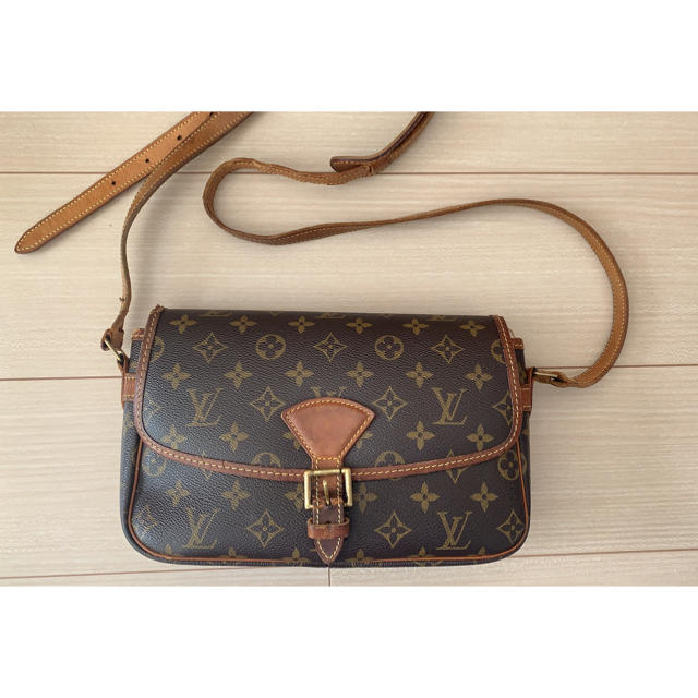 Louis Vuitton  ジベシエールPM