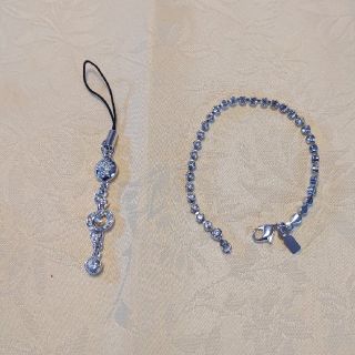 スワロフスキー(SWAROVSKI)のスワロフスキー　ペンダント付きストラップ(キーホルダー/ストラップ)