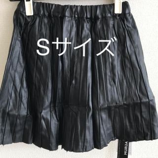 ムルーア(MURUA)の新品　ムルーア　プリーツスカート　フェイクレザー　合皮　黒　ブラック　Sサイズ(ミニスカート)