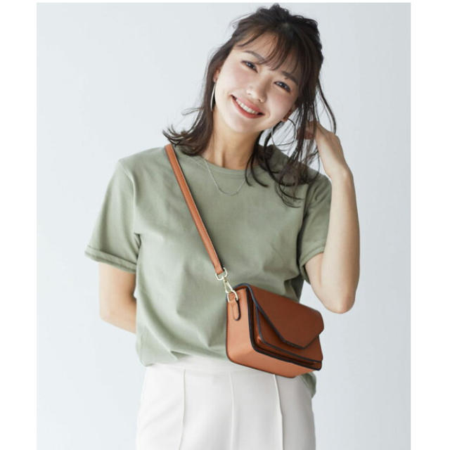 ZARA(ザラ)のBASEMENT online カットソー Tシャツ 無地 半袖 シンプル レディースのトップス(Tシャツ(半袖/袖なし))の商品写真