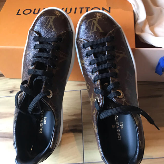 LOUIS VUITTON(ルイヴィトン)のLOUIS VUITTON スニーカー　　　 レディースの靴/シューズ(スニーカー)の商品写真