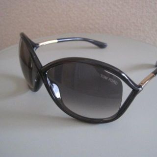 トムフォード(TOM FORD)のトムフォード サングラス WHITNEY FT0009 B5 クリアブラック(サングラス/メガネ)