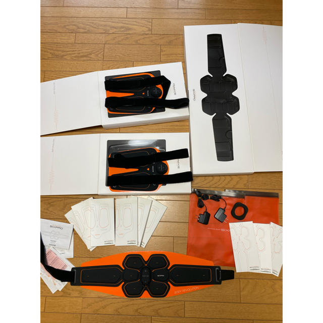 SIXPAD(シックスパッド)のSix pad(シックスパッド) スポーツ/アウトドアのトレーニング/エクササイズ(トレーニング用品)の商品写真