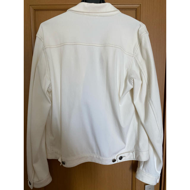 GU(ジーユー)のGU 白ジャケット メンズのジャケット/アウター(Gジャン/デニムジャケット)の商品写真