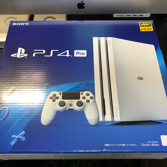 PlayStation4(プレイステーション4)のPS4 Pro 1TB Glacier White エンタメ/ホビーのゲームソフト/ゲーム機本体(家庭用ゲーム機本体)の商品写真