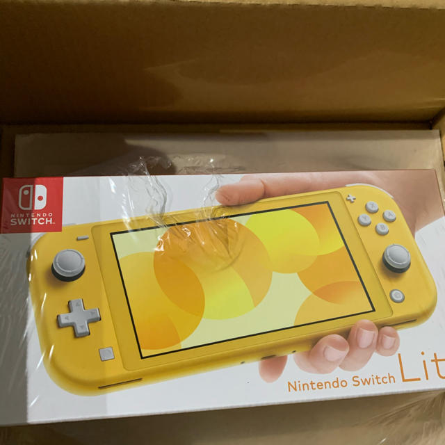 ニンテンドースイッチライト　イエロー