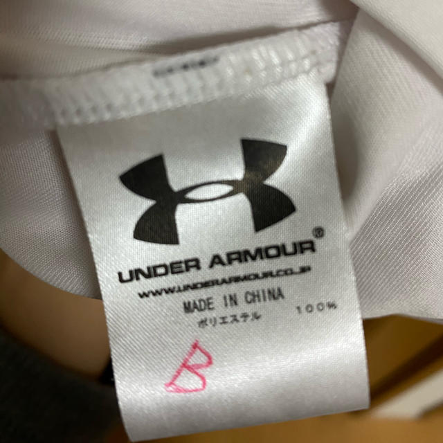 UNDER ARMOUR(アンダーアーマー)のUNDER ARMOUR Tシャツ スポーツ/アウトドアのトレーニング/エクササイズ(トレーニング用品)の商品写真