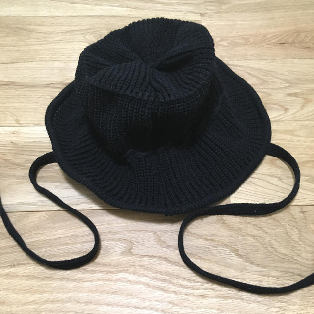 merlot(メルロー)のメルロー ニットハット 帽子 黒　美品 レディースの帽子(ハット)の商品写真