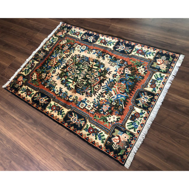 ヴィンテージ バクティアリ産 ペルシャ絨毯 155.5×117cm