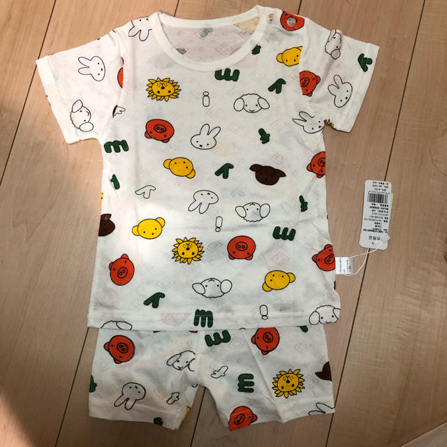 新品✨大人気✨ミッフィー  パジャマ　上下セット キッズ/ベビー/マタニティのキッズ服女の子用(90cm~)(パジャマ)の商品写真