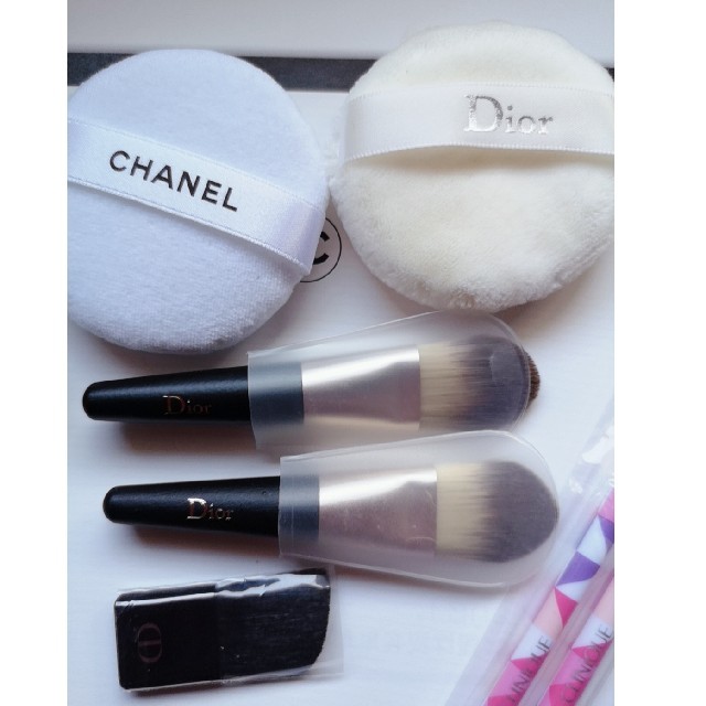 Dior(ディオール)のCHANEL　Dior　CLINIQUE　MARY QUANT　パフブラシセット コスメ/美容のコスメ/美容 その他(その他)の商品写真