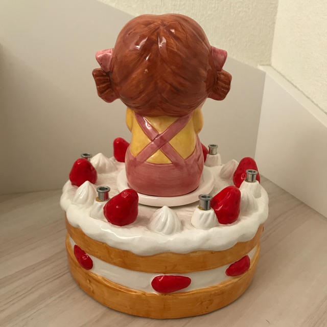 不二家(フジヤ)のペコちゃん　バースデーケーキ エンタメ/ホビーのおもちゃ/ぬいぐるみ(キャラクターグッズ)の商品写真