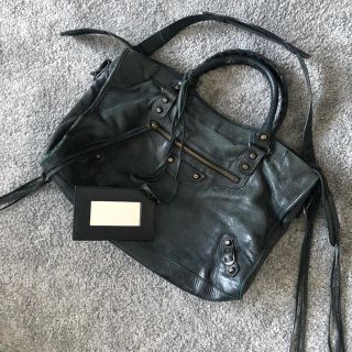 バレンシアガバッグ(BALENCIAGA BAG)の本物バレンシアガ  ザシティ　ブラック黒(ハンドバッグ)