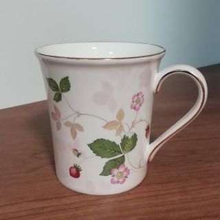 ウェッジウッド(WEDGWOOD)のWEDGWOOD　ワイルドストロベリー　マグカップ(グラス/カップ)