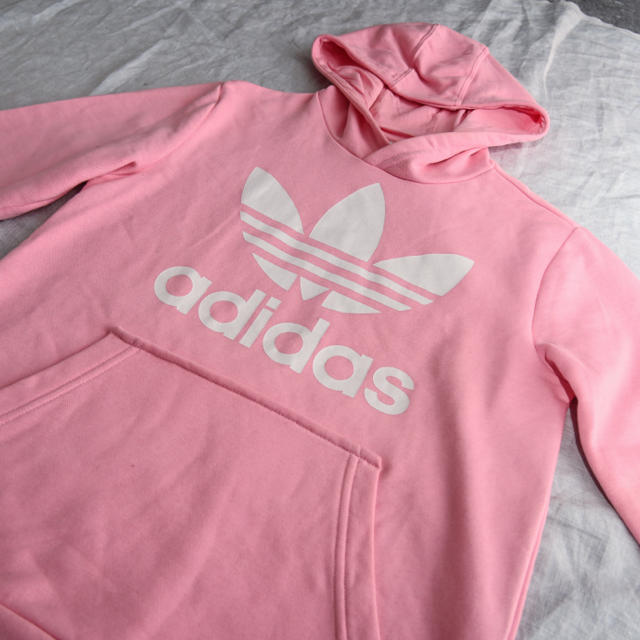 adidas(アディダス)のadidas アディダス パーカー レディースのトップス(パーカー)の商品写真