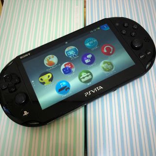 プレイステーションヴィータ(PlayStation Vita)のプレイステーションVITA(携帯用ゲーム機本体)