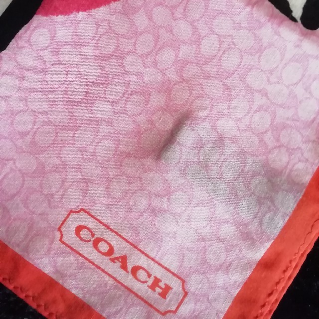 COACH(コーチ)の#コーチ#スカーフ＃ピンク#正方形#新品 レディースのファッション小物(バンダナ/スカーフ)の商品写真