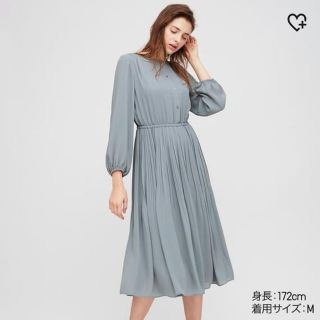 ユニクロ(UNIQLO)のジョーゼットプリーツワンピース（長袖）xs(ロングワンピース/マキシワンピース)