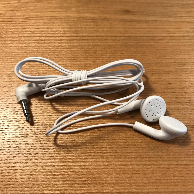 Apple(アップル)の[値下げ]iPod shuffle  スマホ/家電/カメラのオーディオ機器(ポータブルプレーヤー)の商品写真