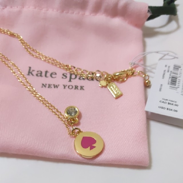 kate spade new york(ケイトスペードニューヨーク)の【新品】kate spadeケイトスペード  ネックレス　レッド　スペード レディースのアクセサリー(ネックレス)の商品写真