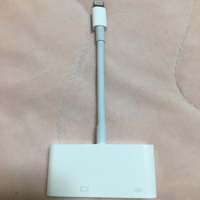 Apple(アップル)のApple Lightning to VGA Adapter MD825AM/A スマホ/家電/カメラのテレビ/映像機器(映像用ケーブル)の商品写真