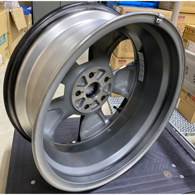 限定セール ほぼ新品!スバルフォレスター SK アドバンス 純正ホイール