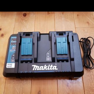 マキタ(Makita)のインパクトドライバー充電器(工具/メンテナンス)