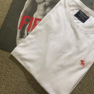 アバクロンビーアンドフィッチ(Abercrombie&Fitch)のラスト2着！★アバクロ メンズワンポイントＵネックＴシャツ☆Ｓ(Tシャツ/カットソー(半袖/袖なし))