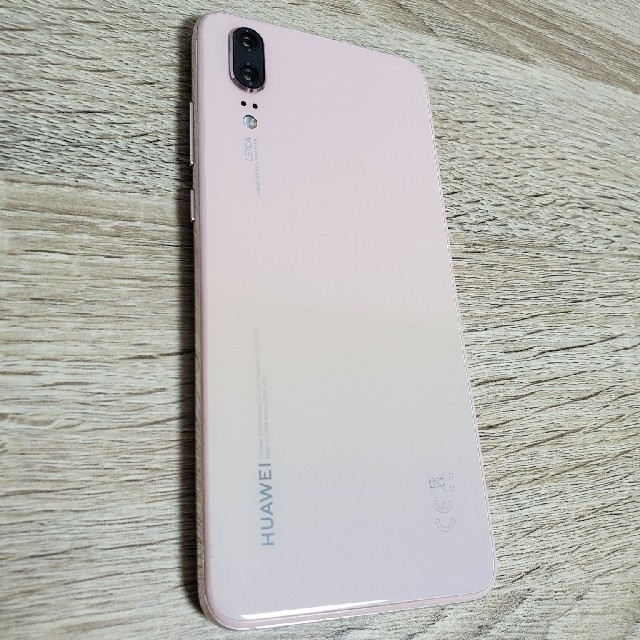 HUAWEI　P20　本体　ピンクゴールド　Leicaレンズ　SIMフリー スマホ/家電/カメラのスマートフォン/携帯電話(スマートフォン本体)の商品写真