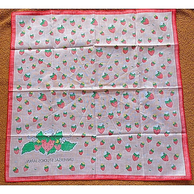 SNOOPY(スヌーピー)のスヌーピー　いちご　バンダナ　2枚 レディースのファッション小物(バンダナ/スカーフ)の商品写真