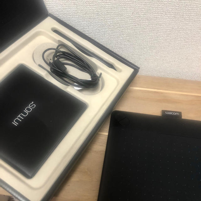 Wacom(ワコム)のWACOM INTUOS comic エンタメ/ホビーのアート用品(コミック用品)の商品写真