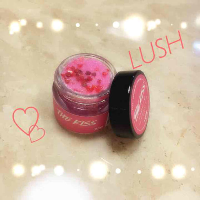 LUSH(ラッシュ)のLUSH THE KISSリップスクラブ コスメ/美容のスキンケア/基礎化粧品(リップケア/リップクリーム)の商品写真