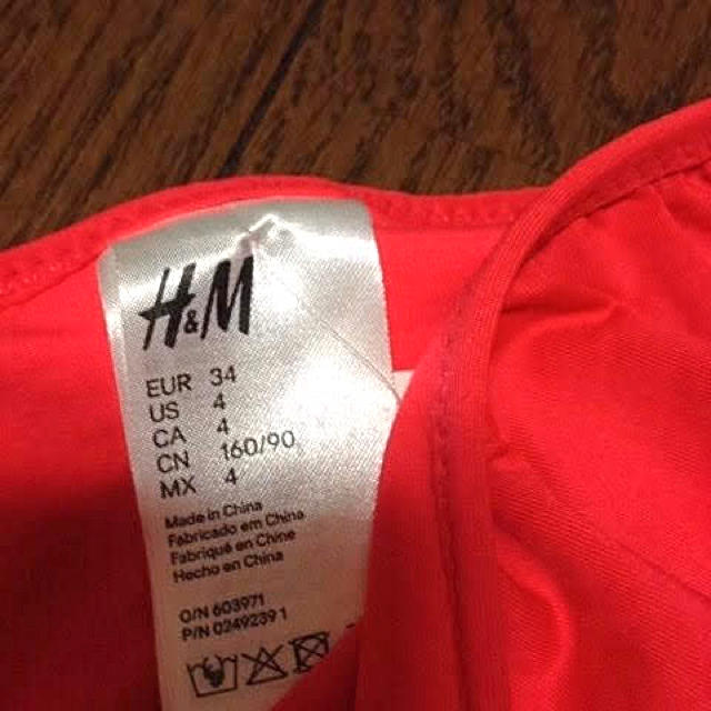 H&M(エイチアンドエム)の送料無料🎀新品H&Mパイナップル片側だけ紐ボトムス水着ピンク レディースの水着/浴衣(水着)の商品写真