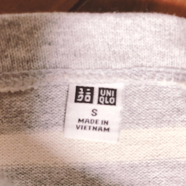 UNIQLO(ユニクロ)のユニクロ ボーダーカットソー　トップス　グレー レディースのトップス(カットソー(長袖/七分))の商品写真