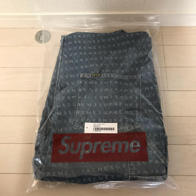 Supreme(シュプリーム)のsupreme jacquard logos denim overalls メンズのパンツ(サロペット/オーバーオール)の商品写真