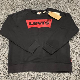 リーバイス(Levi's)の【新品】リーバイス Levi‘s トレーナー スウェット レディース S 黒x赤(トレーナー/スウェット)