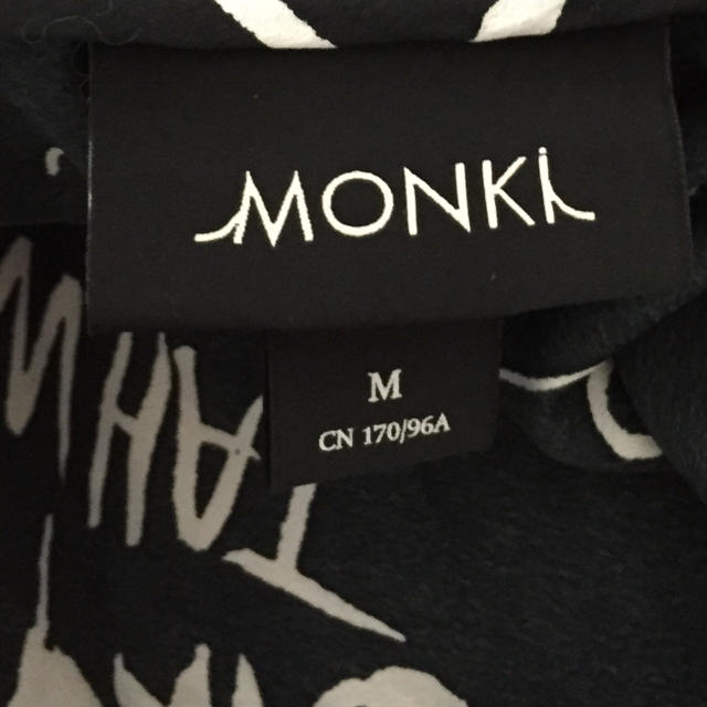 Monki(モンキ)のmonkiワンピース レディースのワンピース(ひざ丈ワンピース)の商品写真