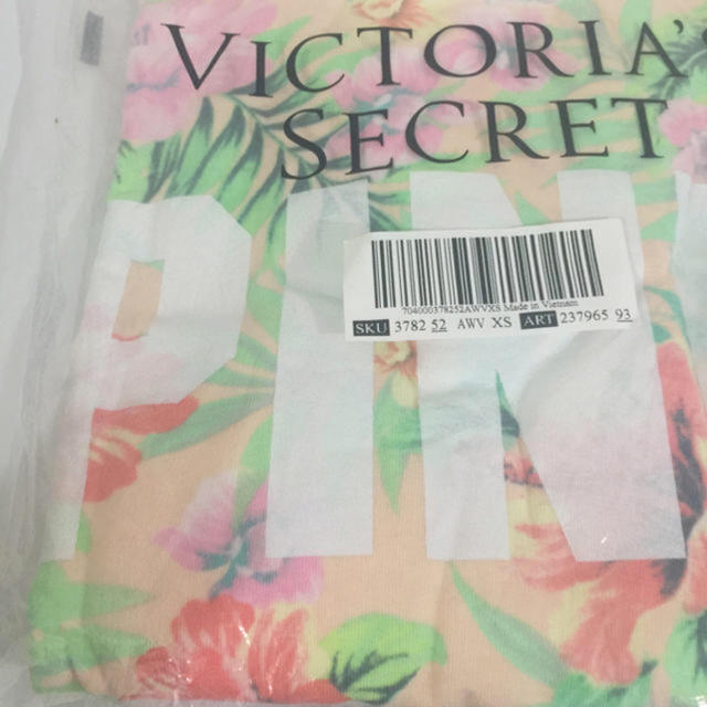 Victoria's Secret(ヴィクトリアズシークレット)の★Victoria's Secret★オフショルダー レディースのトップス(Tシャツ(長袖/七分))の商品写真