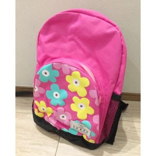 シシュノン(SiShuNon)のキッズリュック  女の子　ピンク　花柄　新品　シシュノン   遠足　園児　小学生(リュックサック)