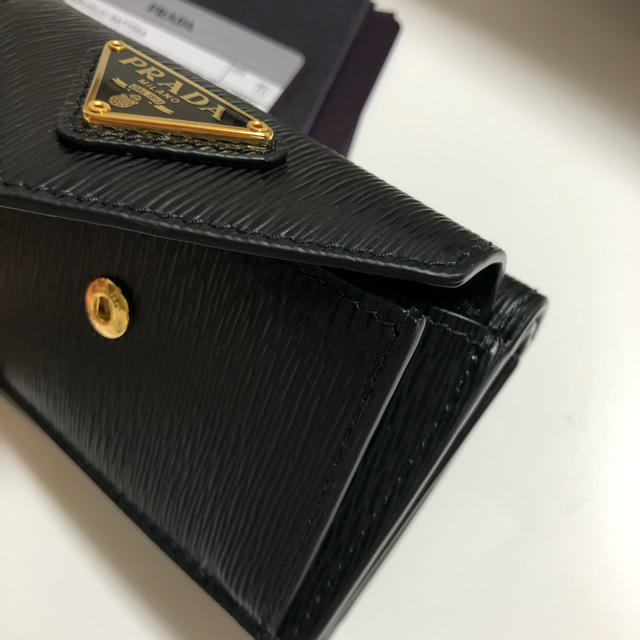 PRADA 財布