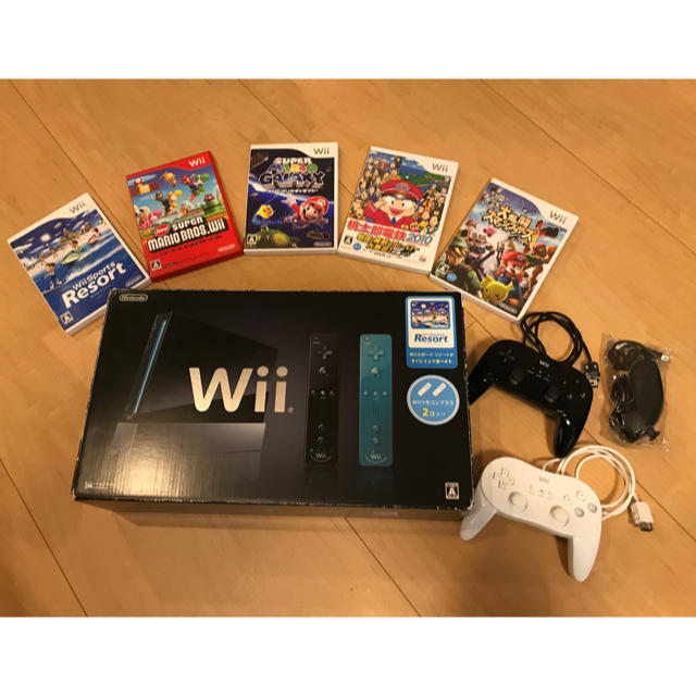 Wii本体セット一式(Wiiリモコン,ヌンチャク,PROコン)+ソフト5本