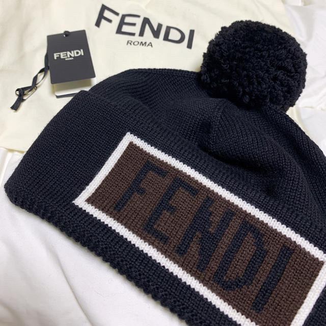 FENDI(フェンディ)のFENDIニット帽★フェンディ レディースの帽子(ニット帽/ビーニー)の商品写真